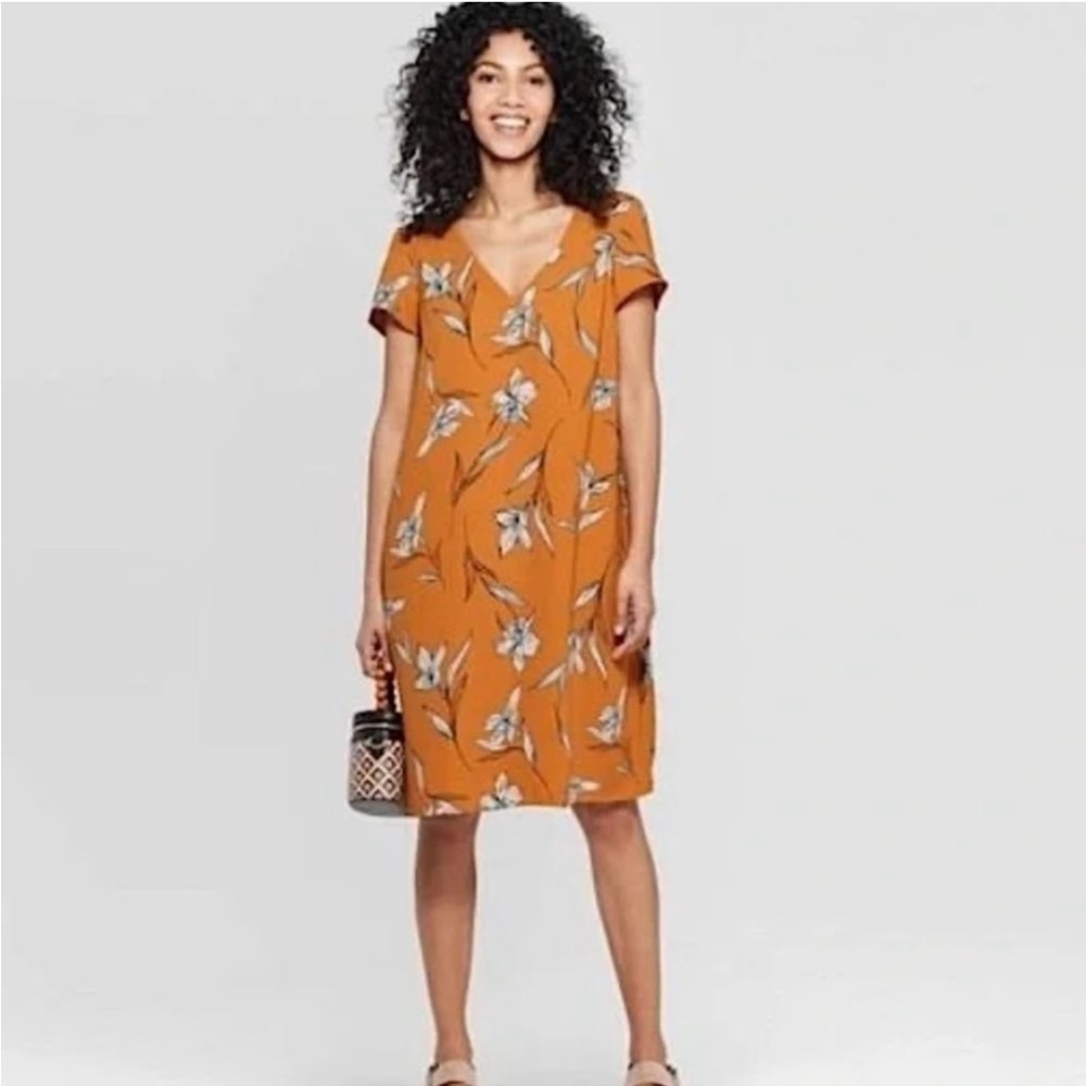 ⭐️ A New Day Floral Shift Dress ⭐️